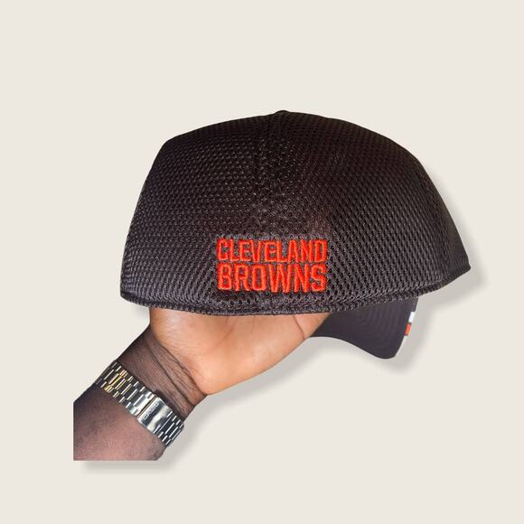 NWT Cleveland Browns fitted dad hat M/L - Picture 2 of 4